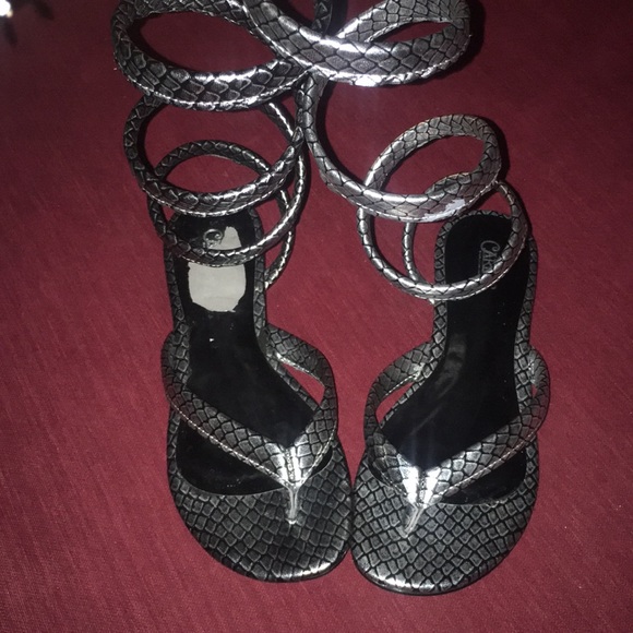 Fancy sandals - Picture 1 of 6